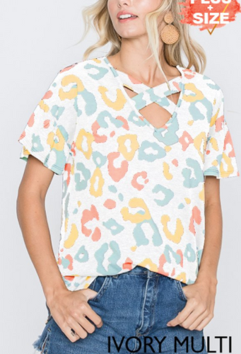 308 - SHORT SLEEVE CRISSCROSS V NECK ANIMAL PRINT TOP PLUS SIZE - MADE IN ST1929-10