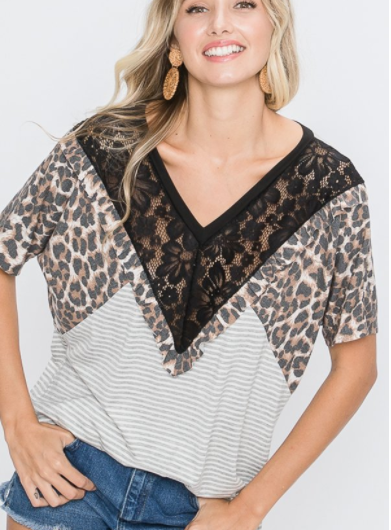 211 SHORT SLEEVE V NECK ANIMAL LEOPARD AND STRIPE PRINT CONTRAST TOP WITH LACE DETAIL et6114