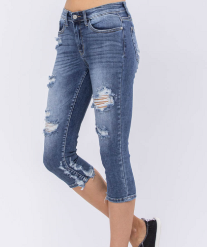 C22 Judy Blues MID-RISE SKINNY HEAVY SANDING DESTROYED CAPRI  RISE: 9.75