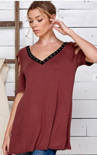 099 V- NECK CUT OUT SLEEVE TOP T6872