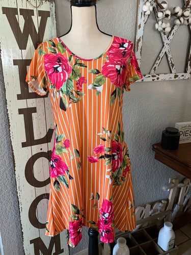 Multi color t dress with pockets