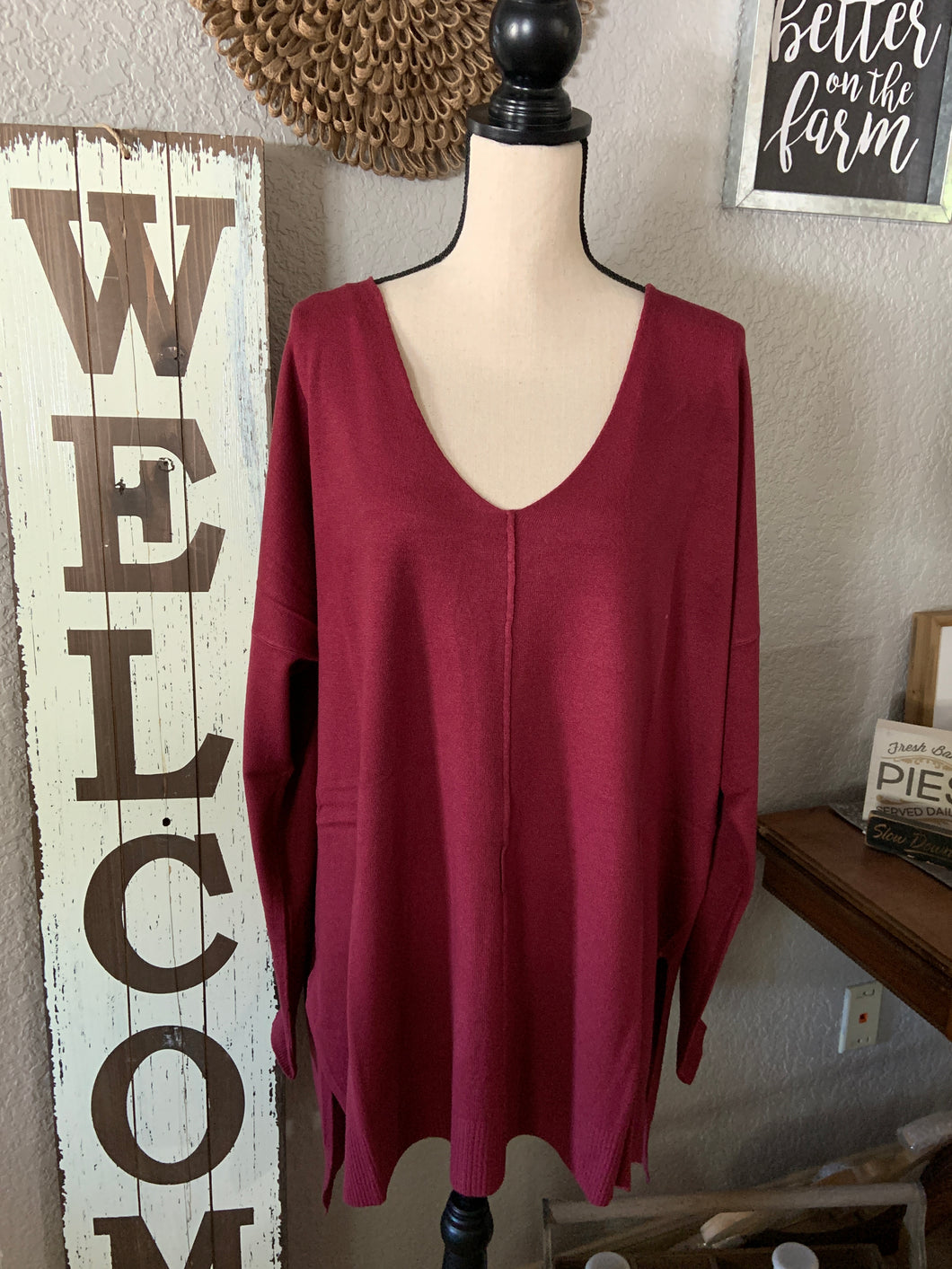 Top v-neck sweater cabernet