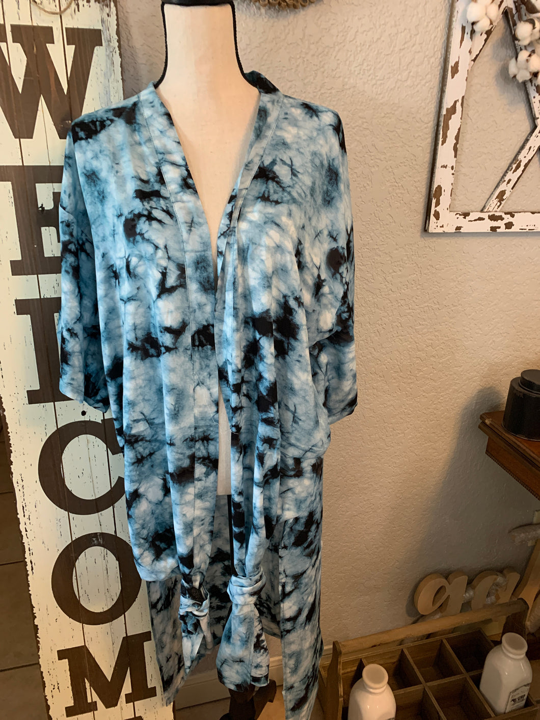 Blue tie dye kimono