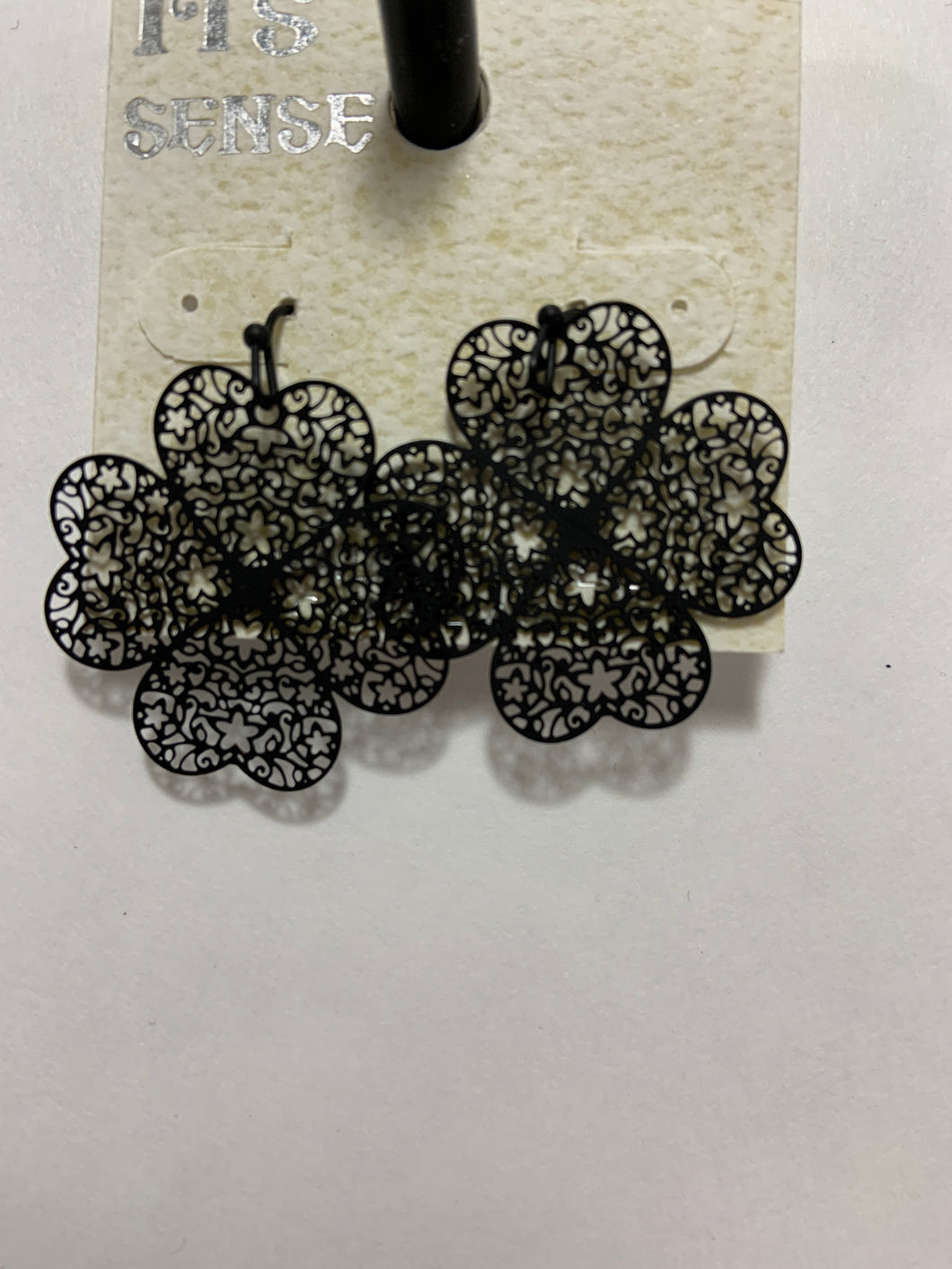 Metal black clover earrings