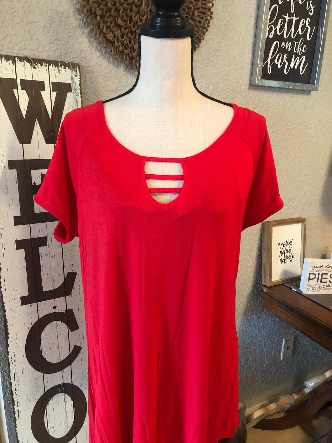 Top red with key hole