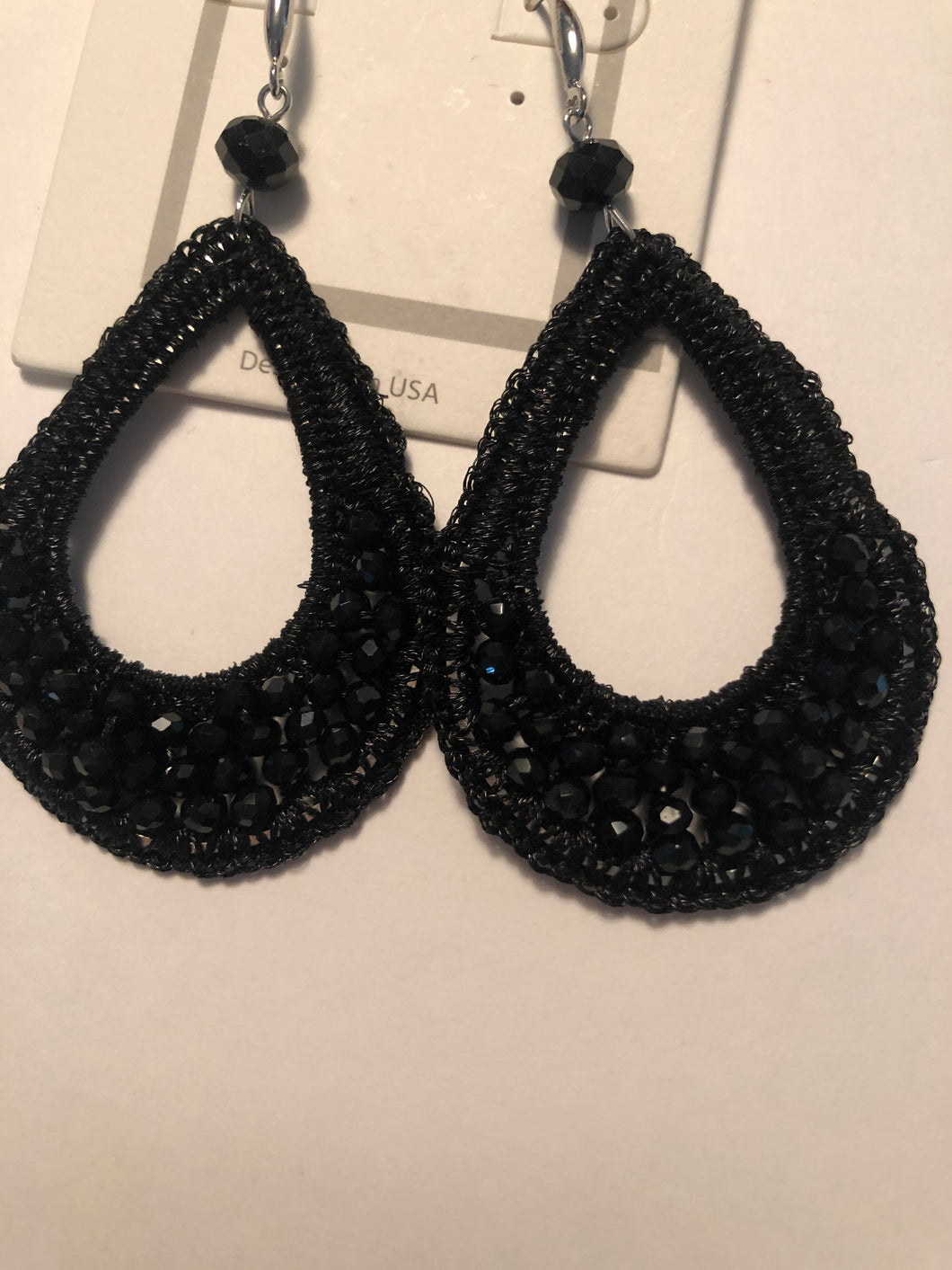 Earrings beaded black