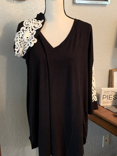 Top v-neck lace sleeve detail super stretchy