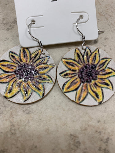White sunflower 🌻 earrings