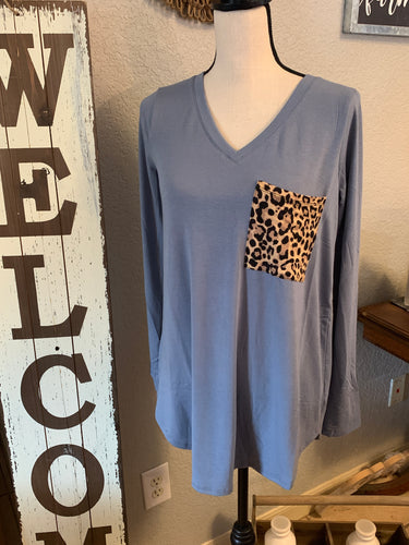 Top long sleeve cheetah pocket cement color