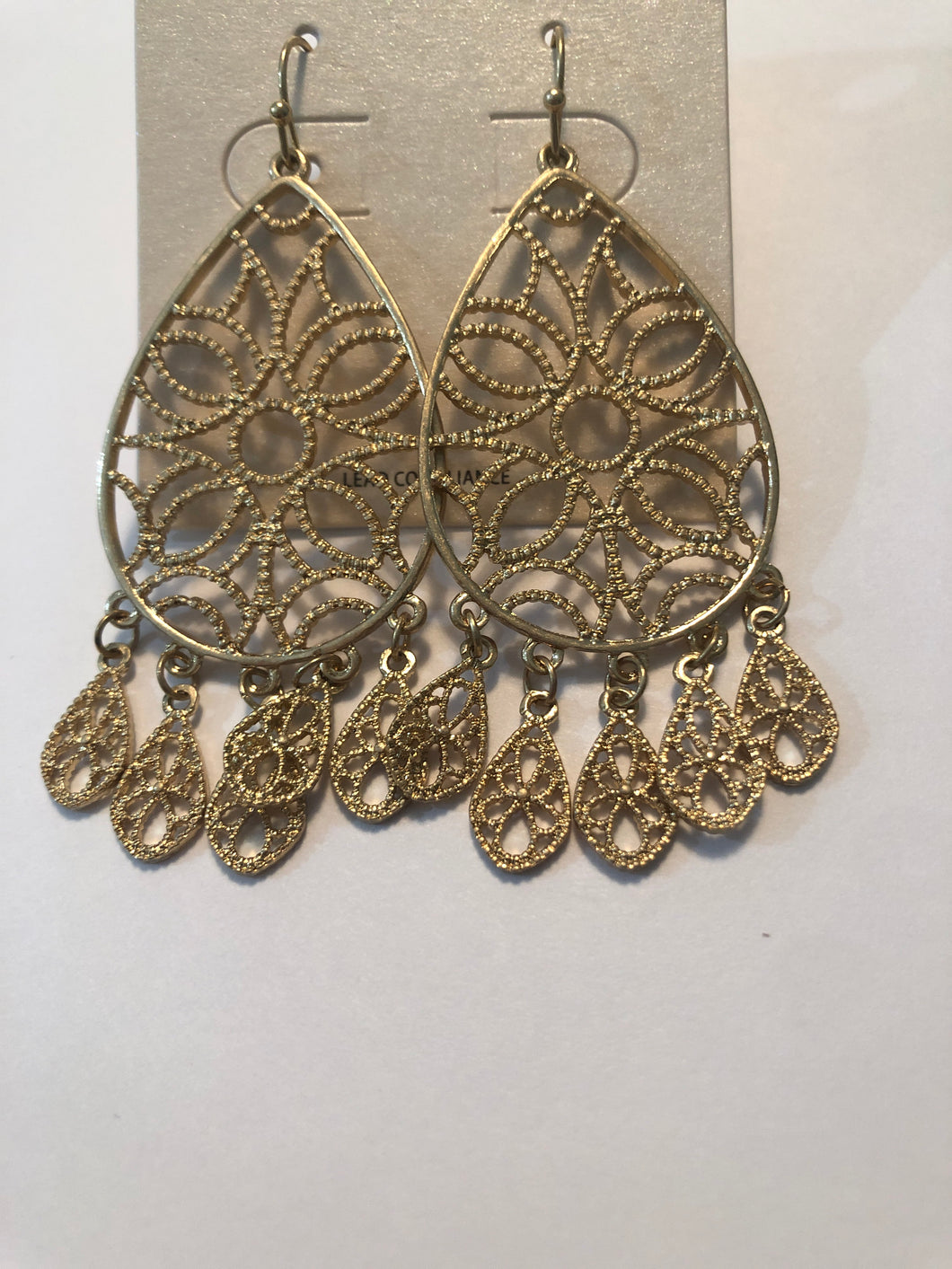 Earrings gold tone