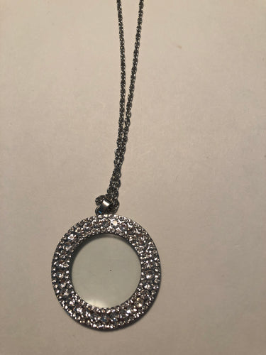Necklace bling magnifier