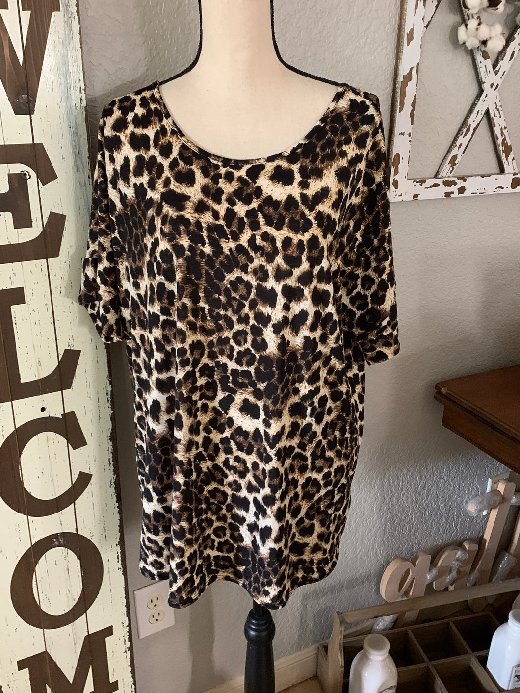 Leopard stretchy top