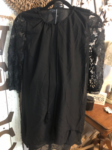 Md lace sleeve dress