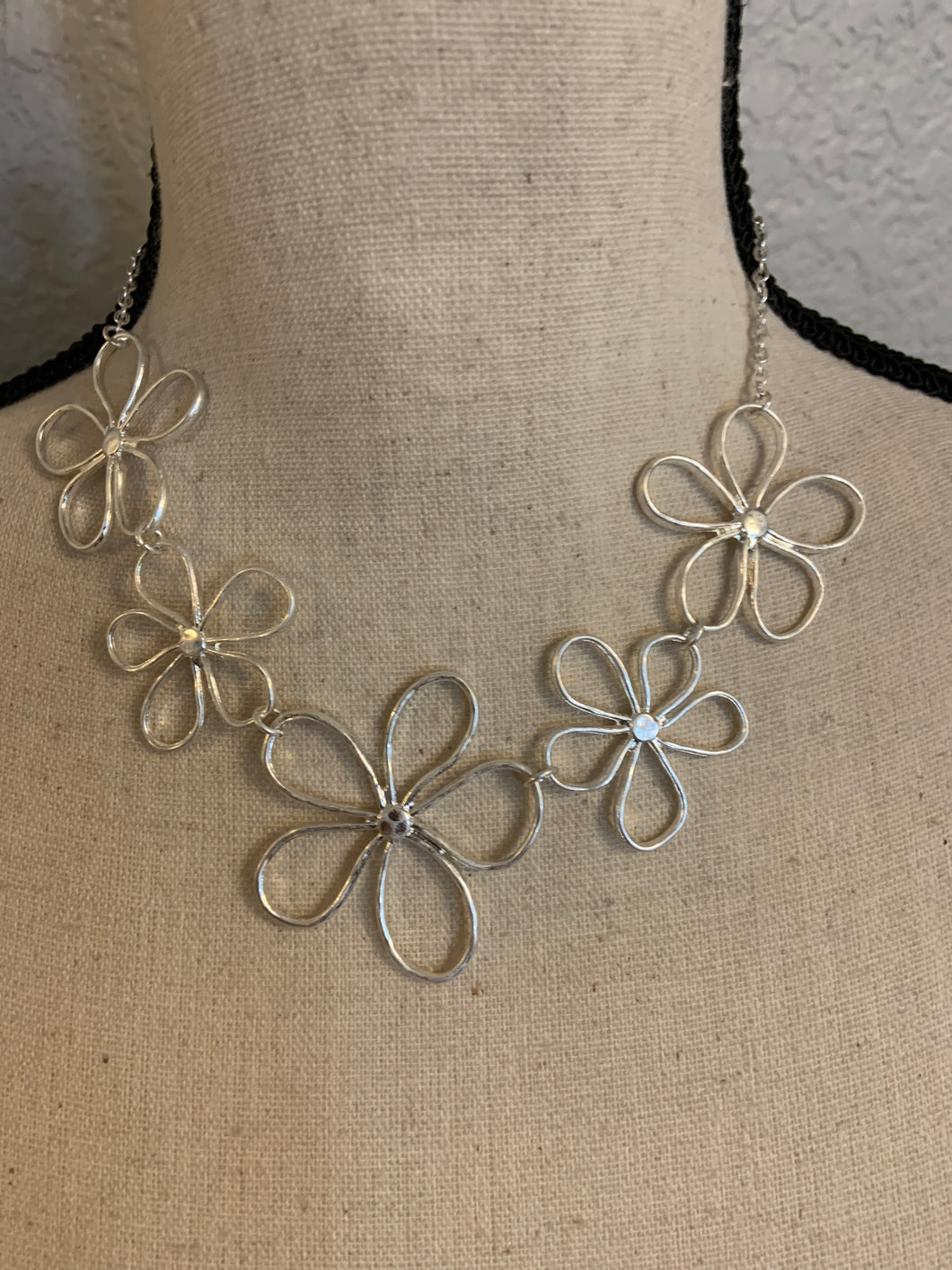 Light metal earrings an necklace