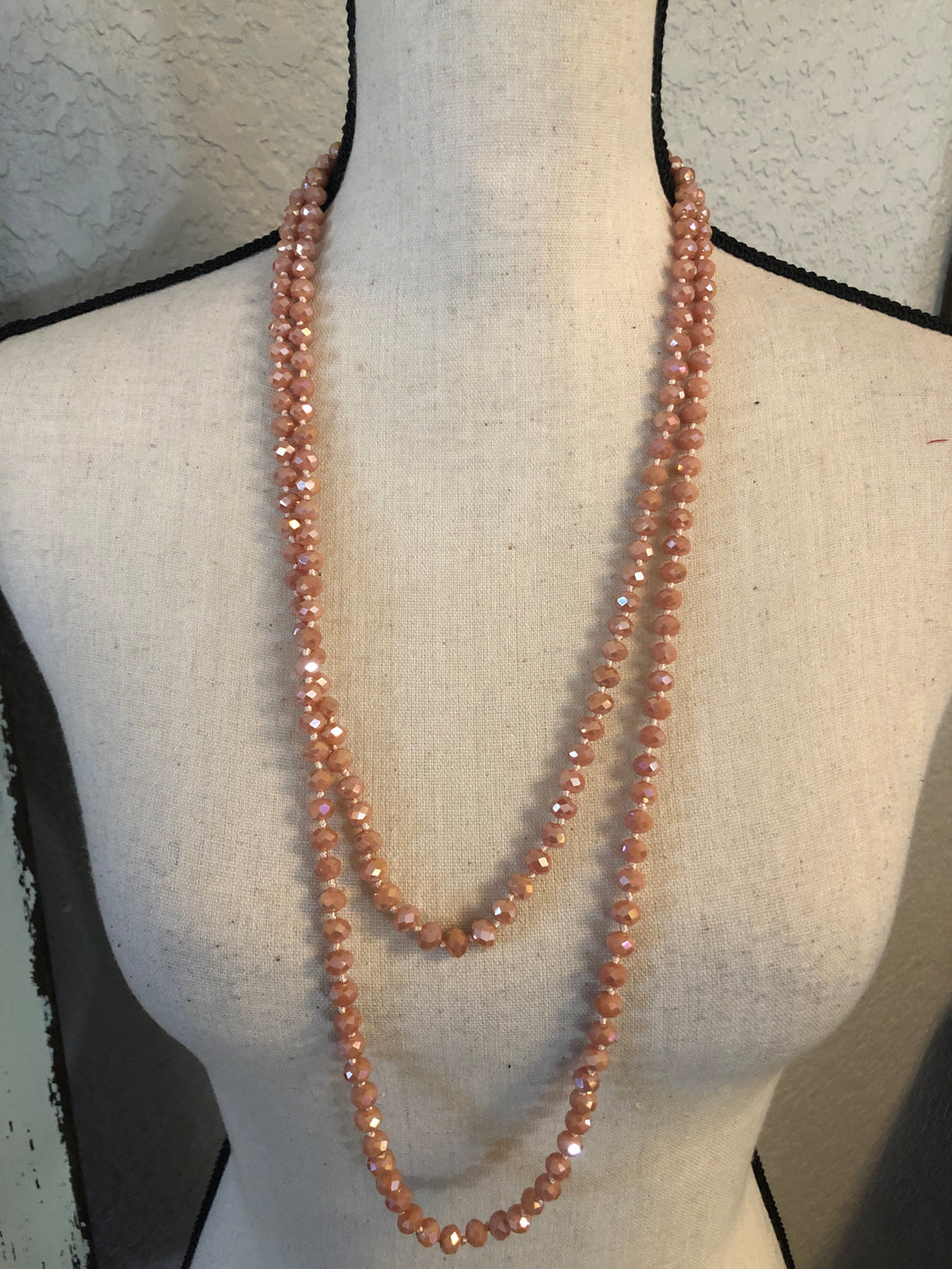 Peach beaded necklace 801114