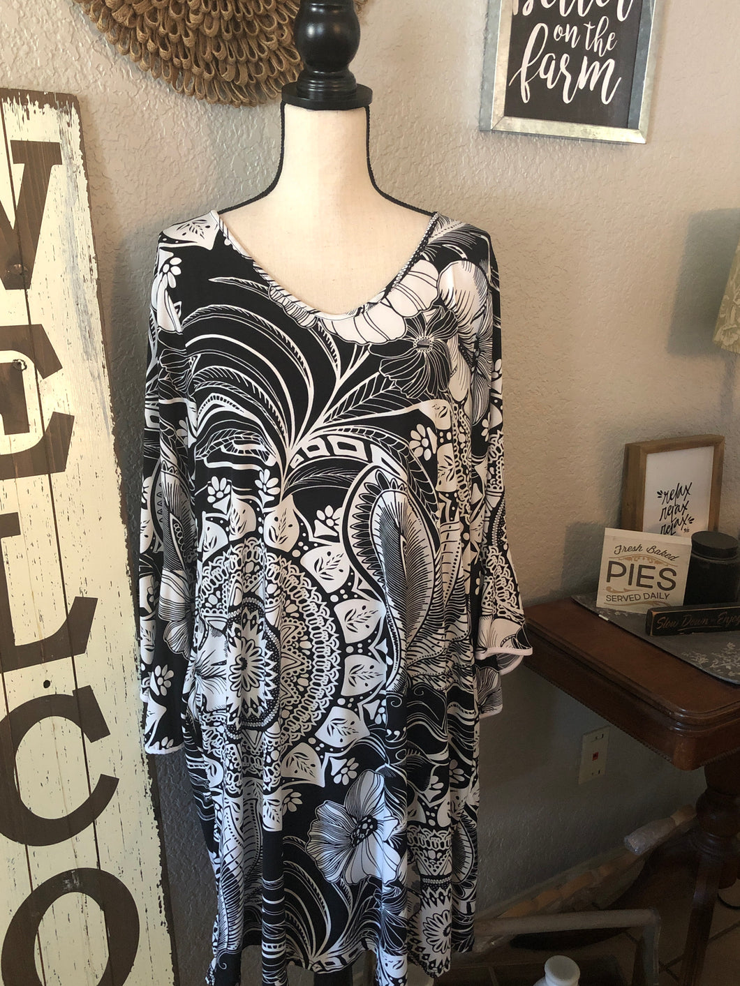 Black and white dress