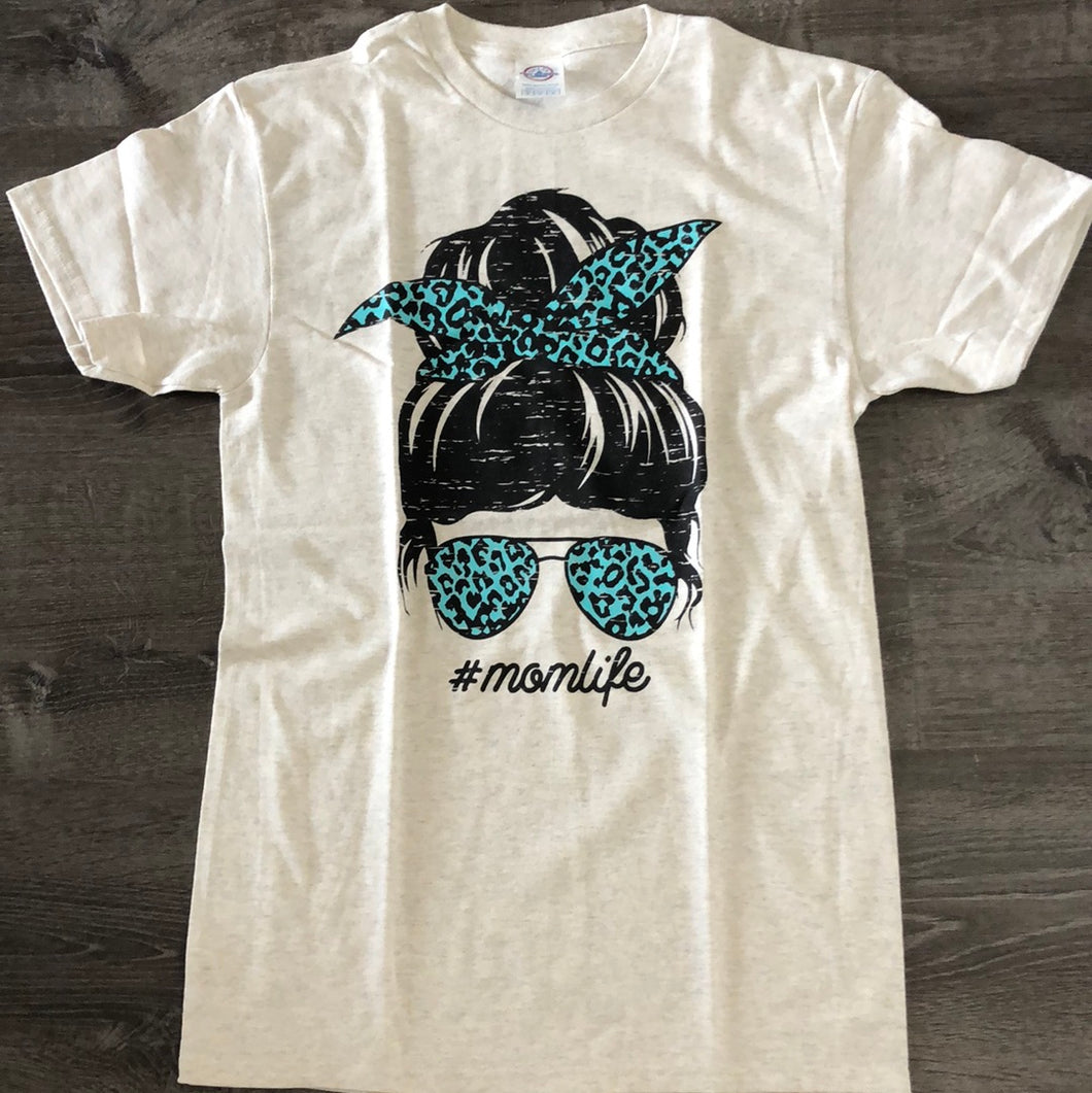 304 Mom life graphic tee