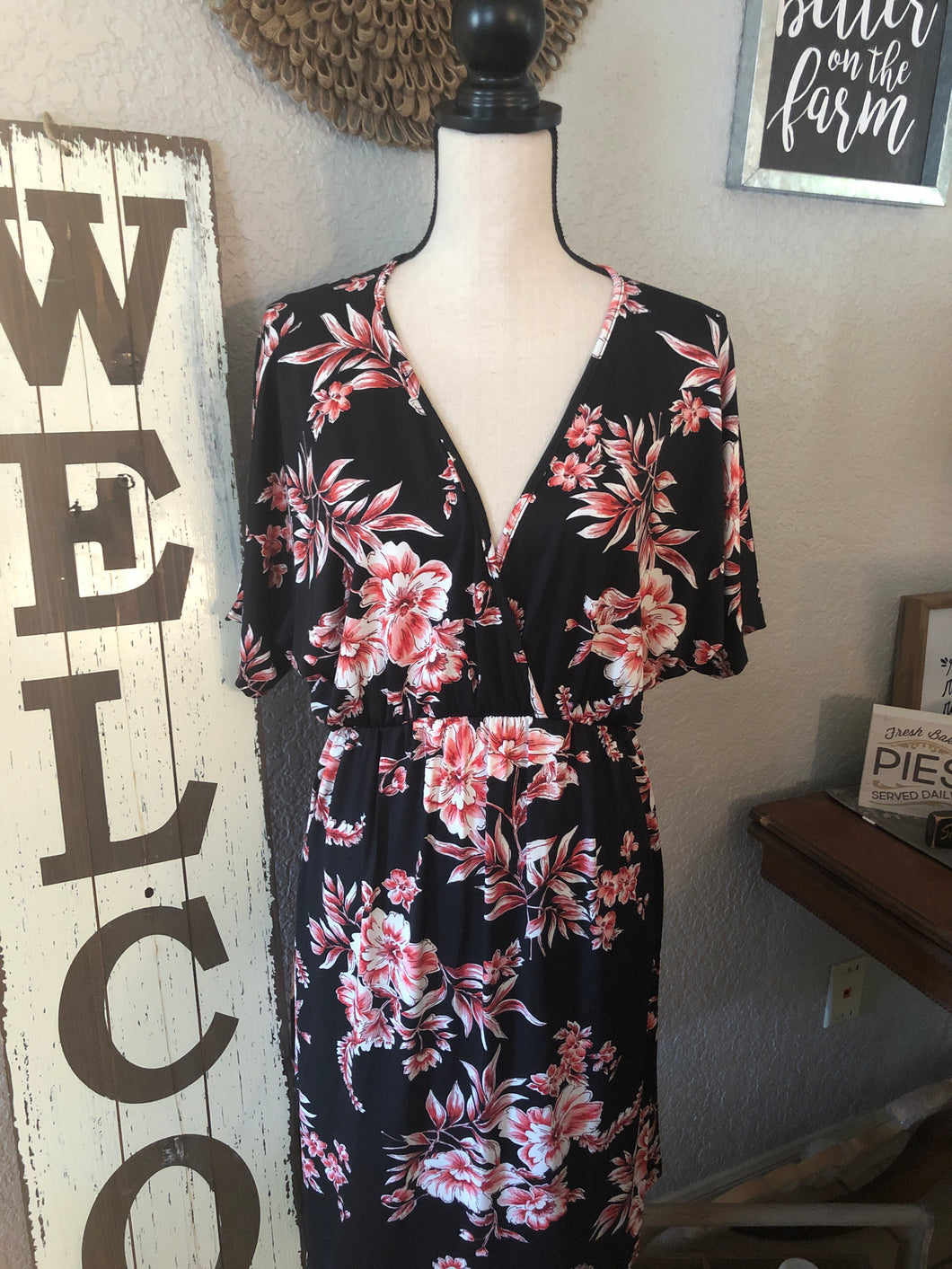 Dress floral with black background