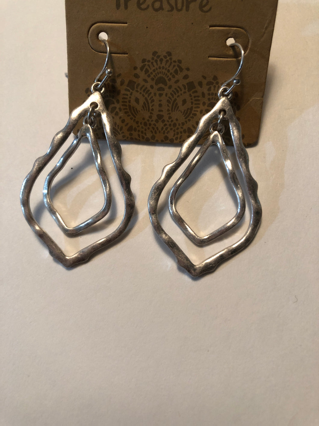 Earrings silver tone
