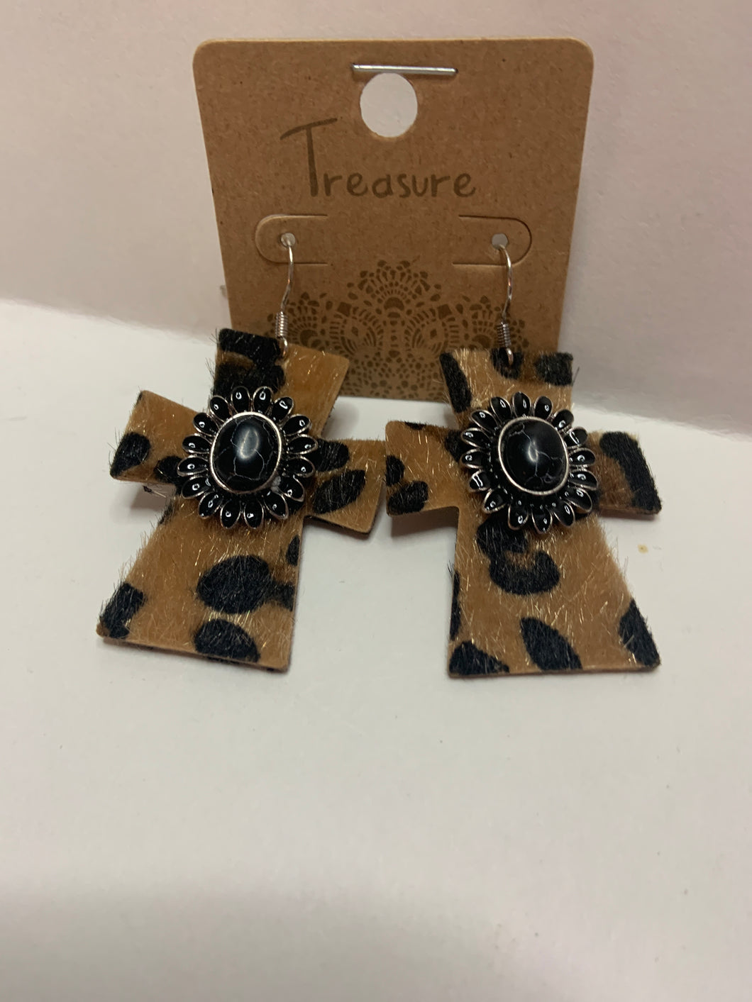 Leather cross earrings with black Concho