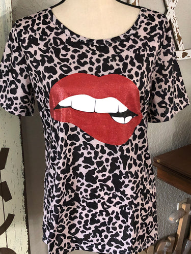 Leopard lip top