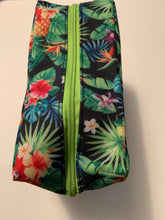 Load image into Gallery viewer, Med makeup bag 247