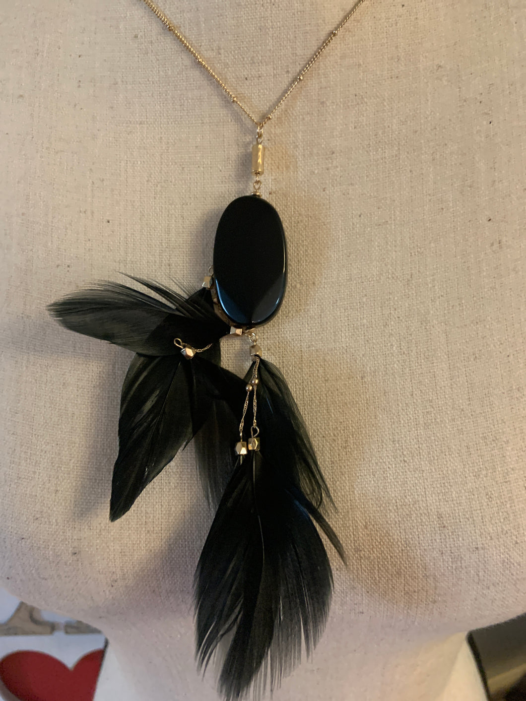 Black feather necklace 841