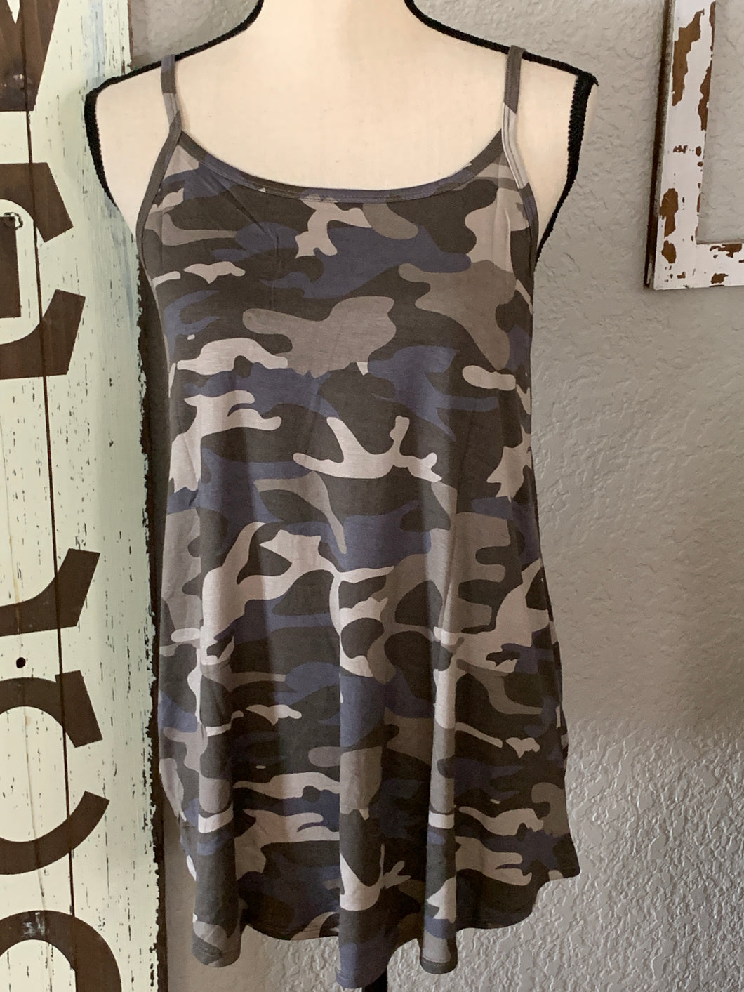 Dusty Camo reverse tank