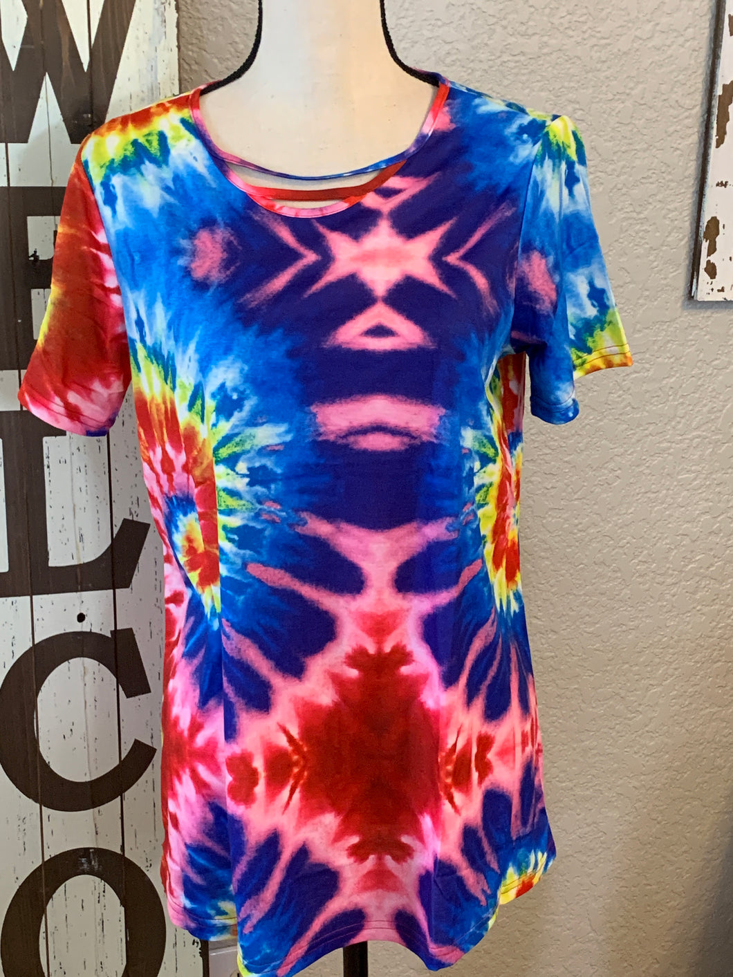 Tie dye keyhole top