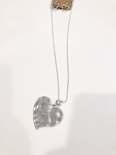 Necklace set heart hammered silver