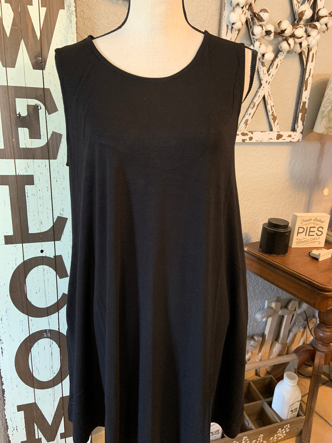 Black tank tunic with pockets