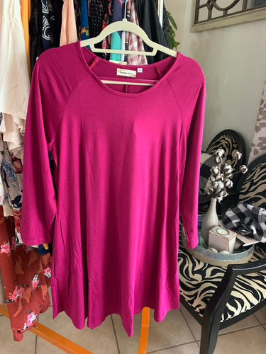 Berry dress with keyhole