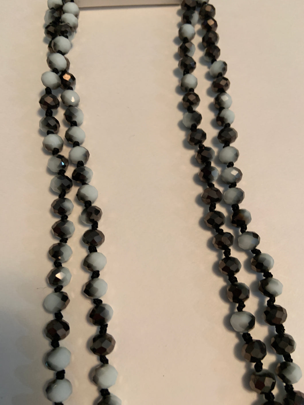 Beads white and black