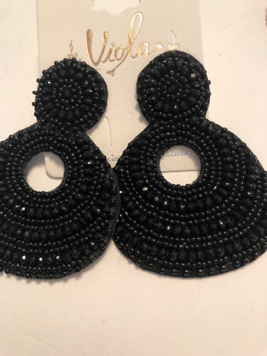 Earrings beaded black 101
