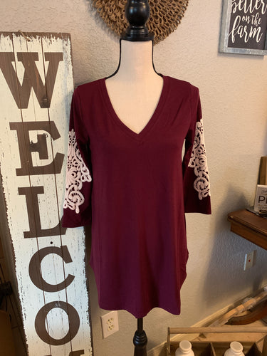 Top 3/4 sleeve burgundy with lace detail