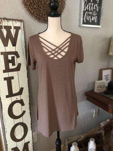 Top mocha crisscross front