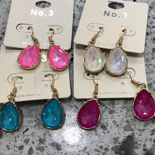 Beautiful teardrop gold tone earrings