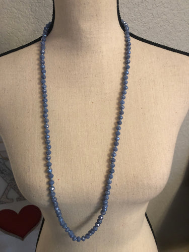 Periwinkle short bead necklace