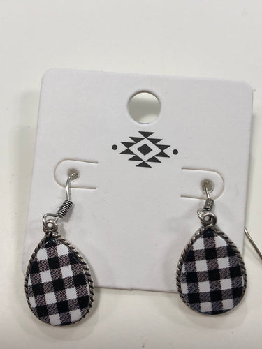 B/w plaid earrings