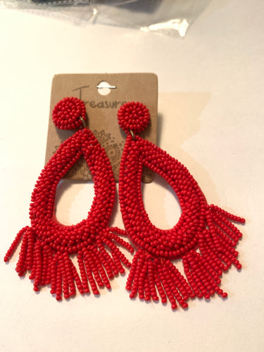 Earrings red beaded 567