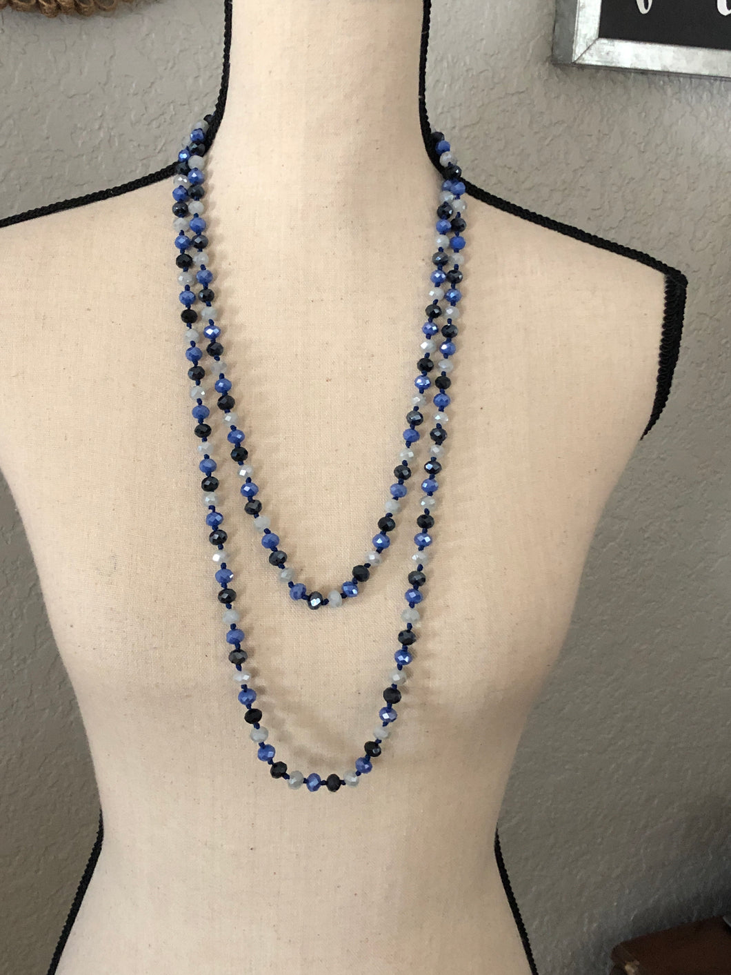 Beads navy/ frosted blue/white