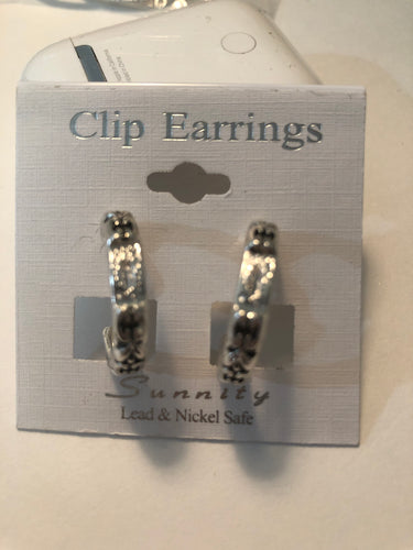 Earrings clip