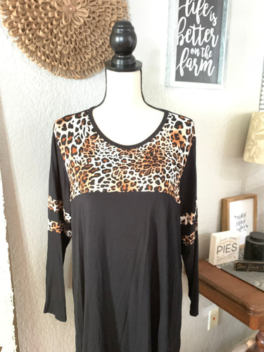 Top long sleeve animal print
