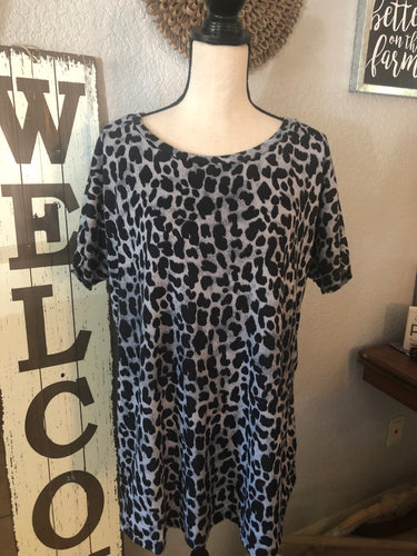 Top cohort sleeve snow cheetah