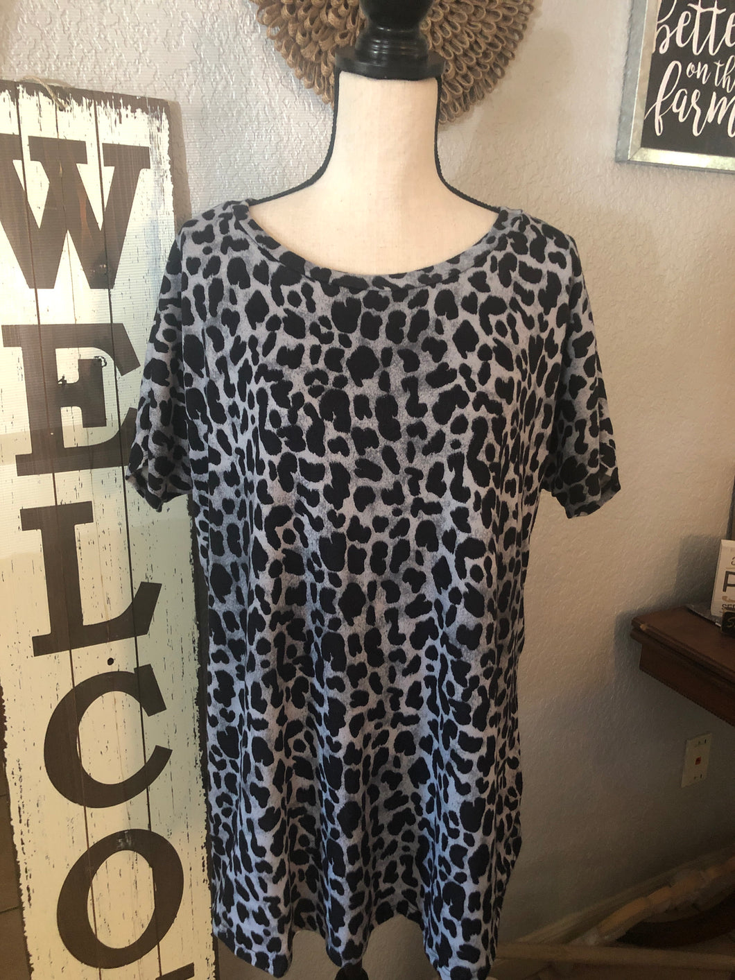 Top cohort sleeve snow cheetah