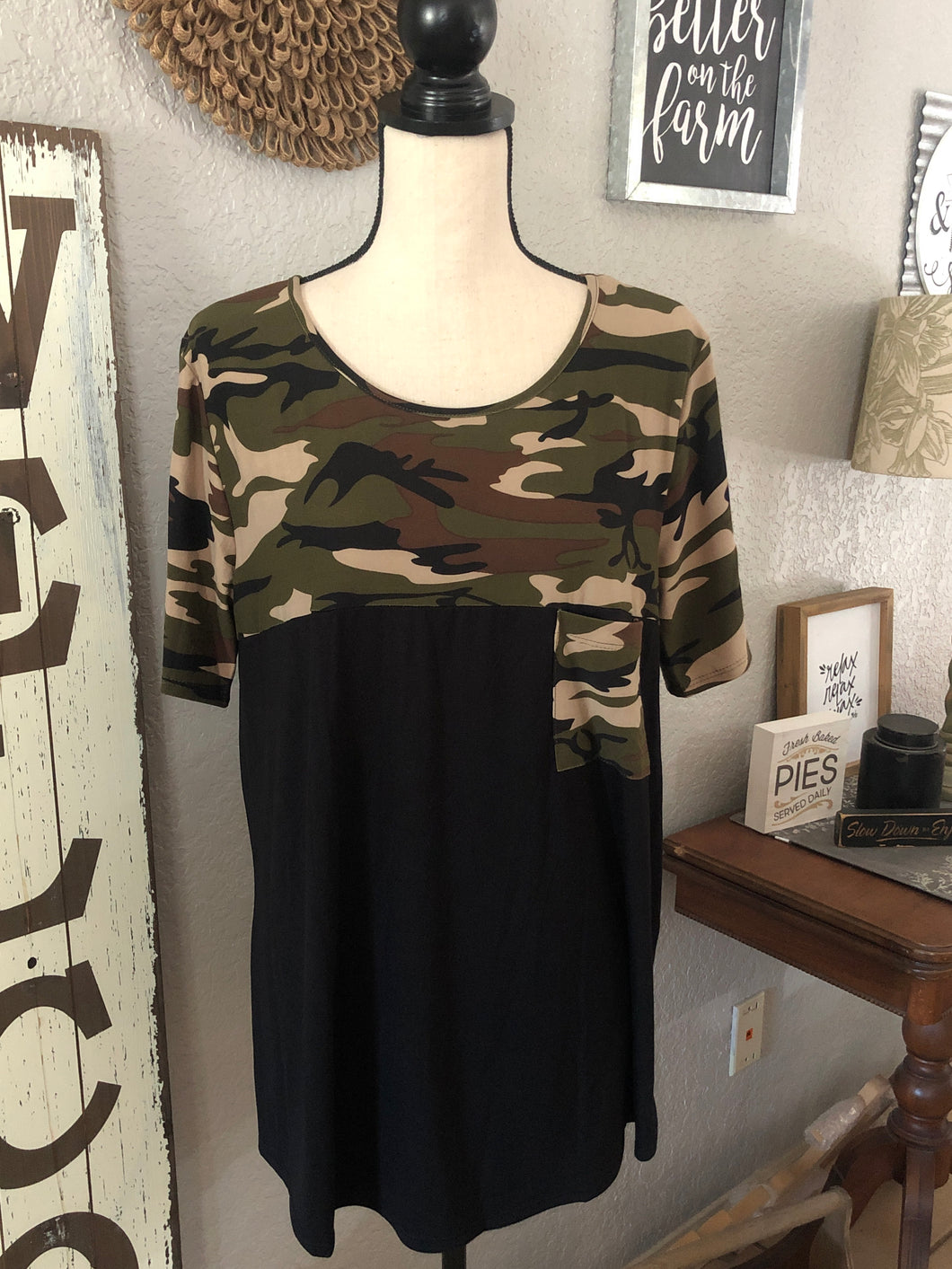 Top camo round hem line rayon with amazing stretch