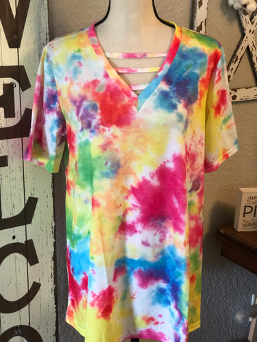 V neck key hole tie dye top