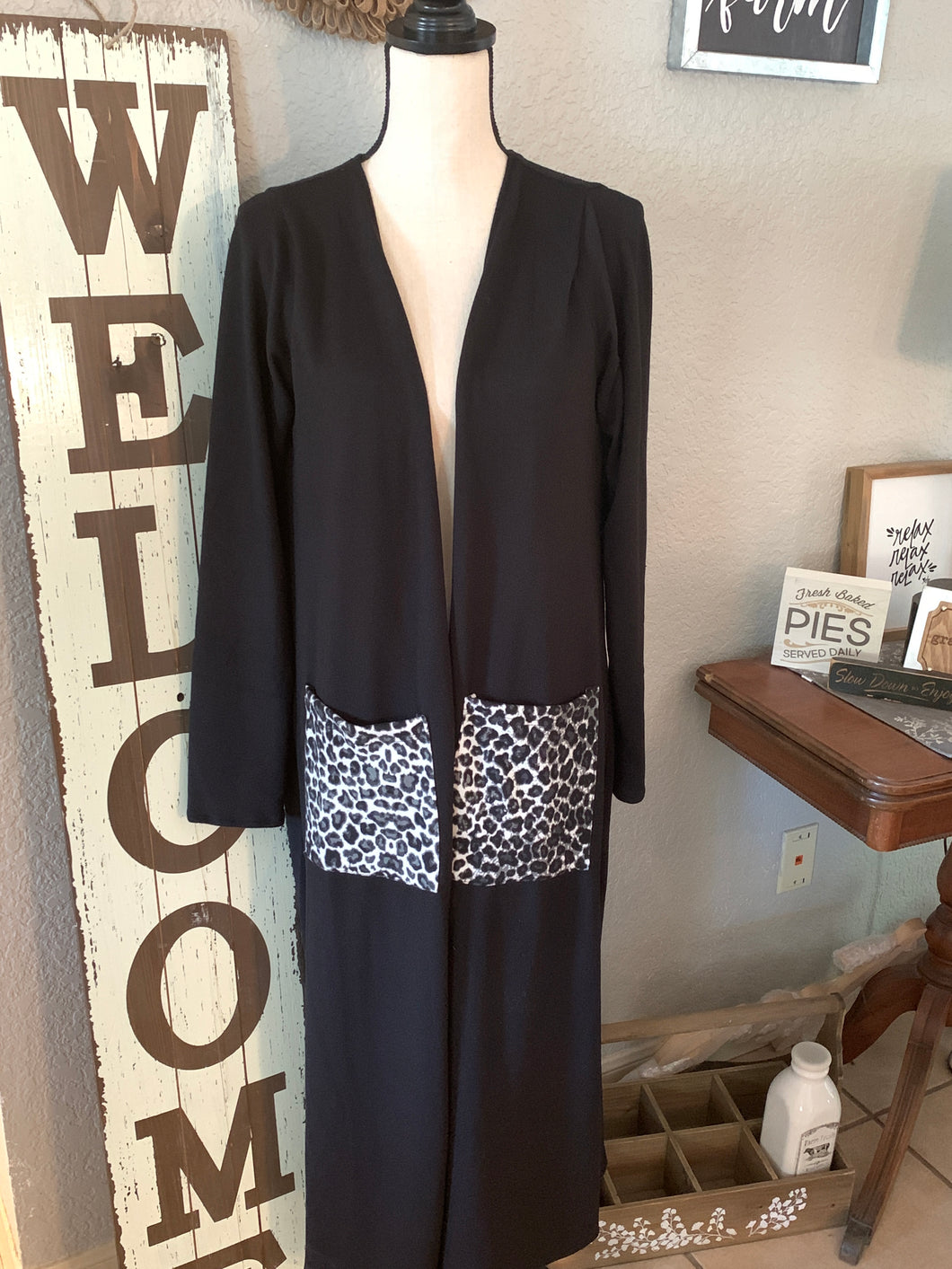 Snow cheetah black sweater