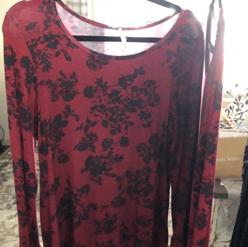 Long sleeve burgundy top
