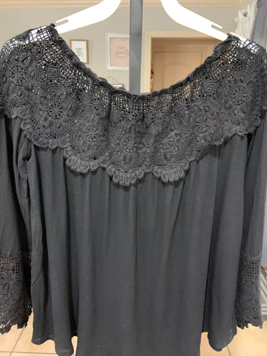 Black kid stop crocheted top crocheted sleeve